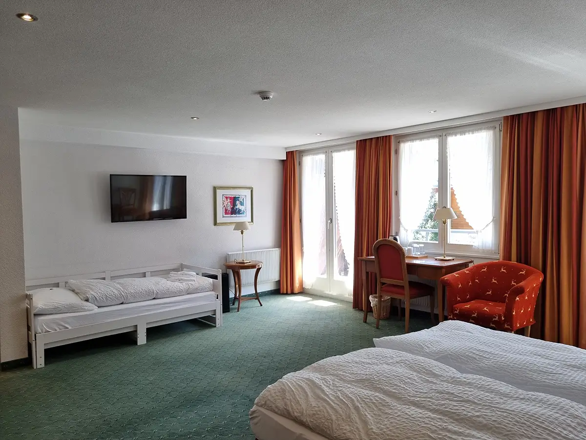 Guesthouse berggeist dreibettzimmer 01