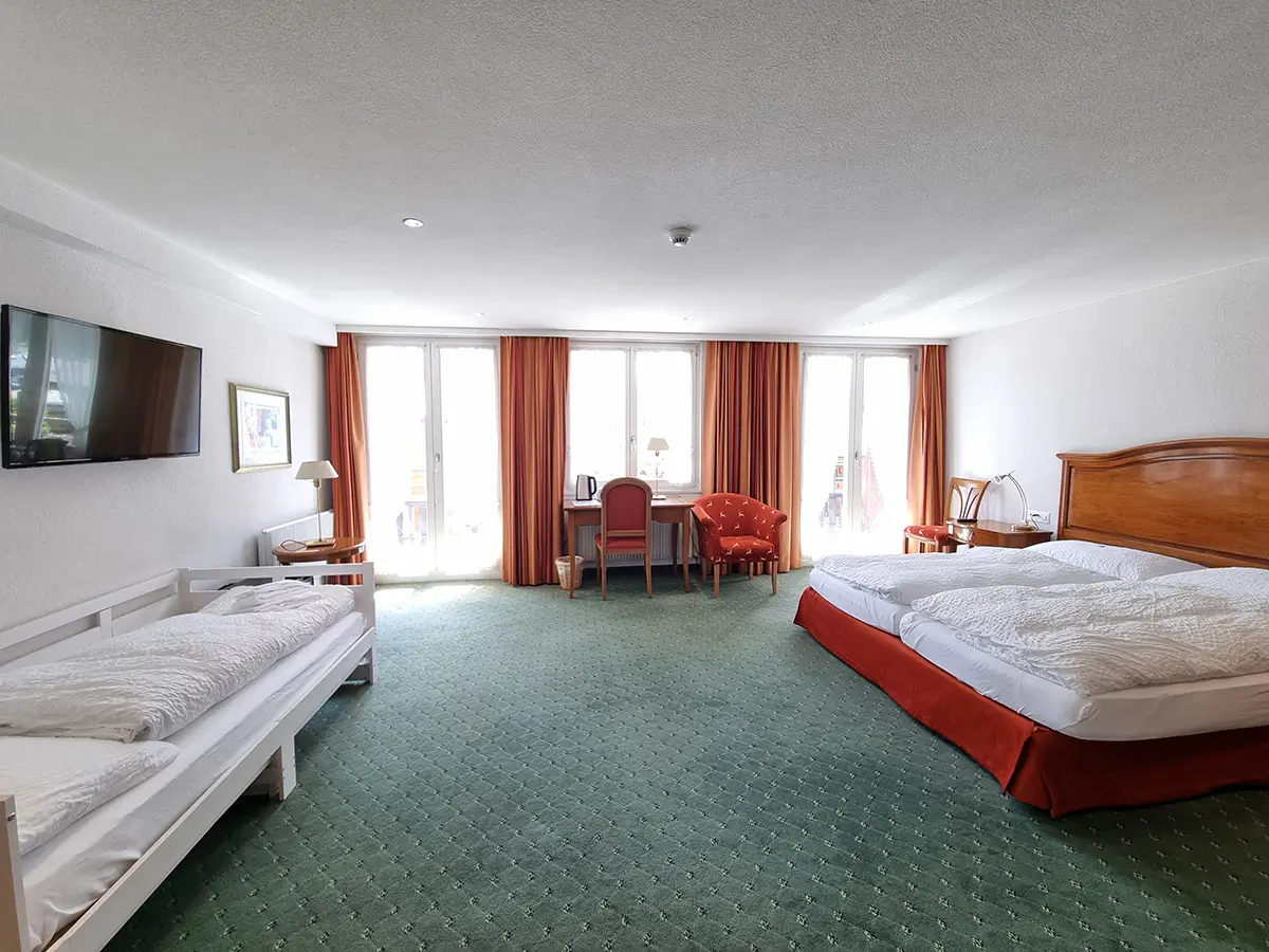 Guesthouse berggeist dreibettzimmer 02